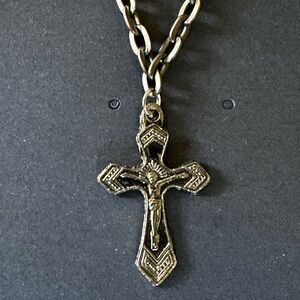 ANTIQUE BRONZE CRUCIFIX CROSS NECKLACE WITH 18-INCH CHAIN - JNRXTO1
